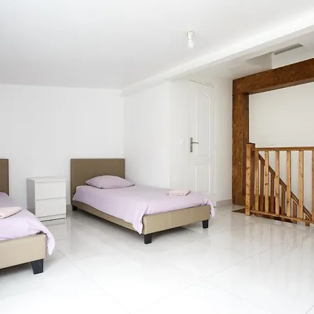 23d 1ere Etg F2 Duplex Face Gauche Apartamento